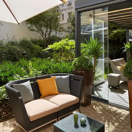 Ampere Hotel