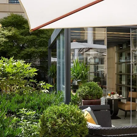 Hotel Ampere 4*