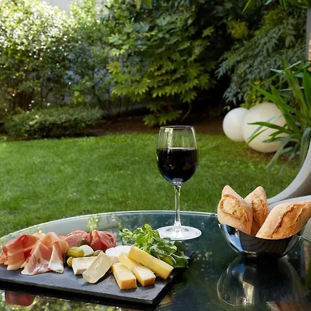 Ampere Hotel Paris