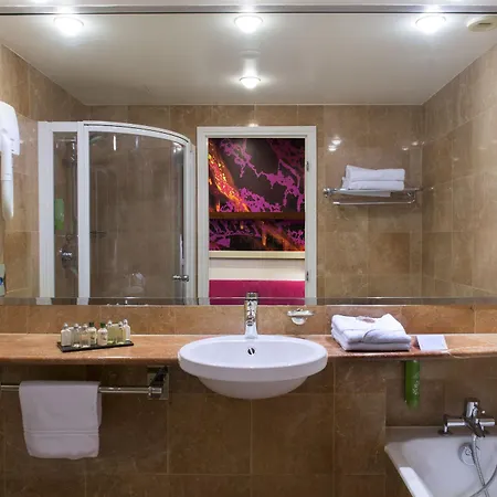 Hotel Ampere 4*
