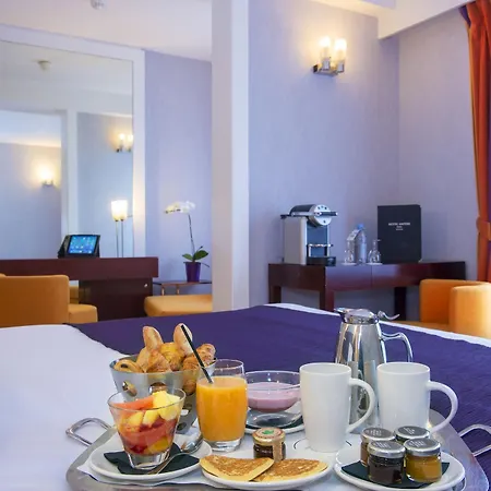 Hotel Ampere 4*