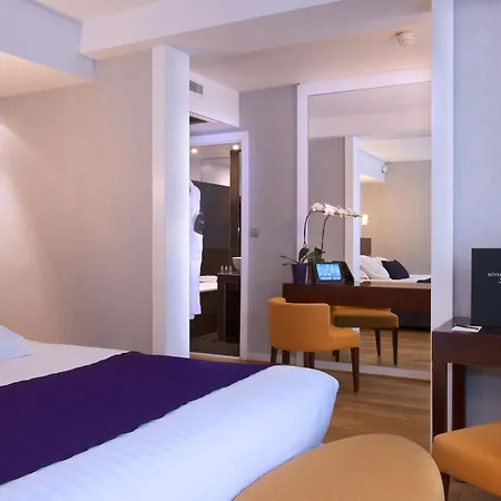 Ampere Hotel 4*