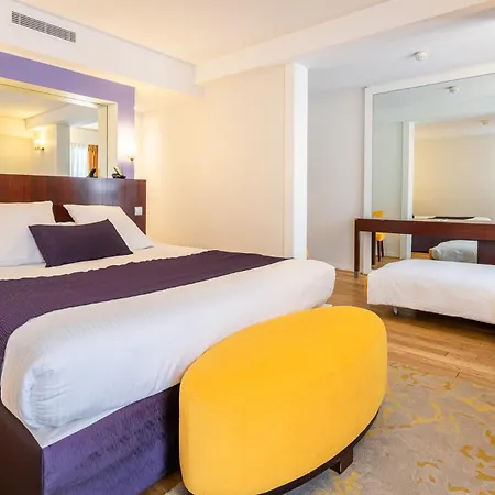 Ampere Hotel