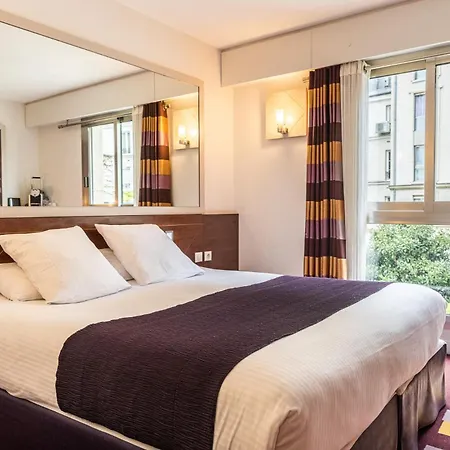 Hotel Ampere 4*