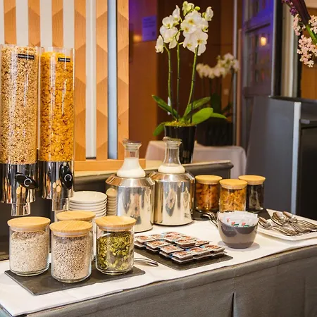 Ampere Hotel Paris