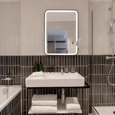 Urban Hive 4*