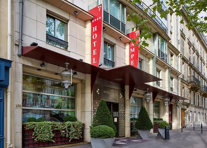 ホテル Ampere パリ