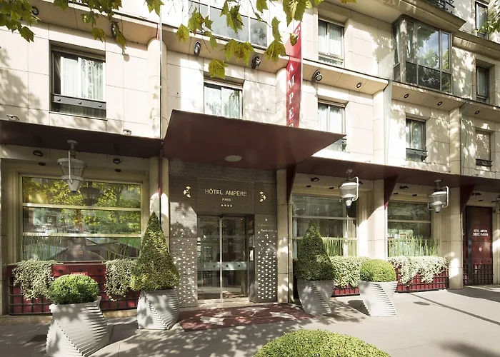 Ampere ホテル 4*
